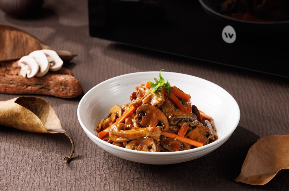 Sautéed Pork Belly with Button Mushrooms